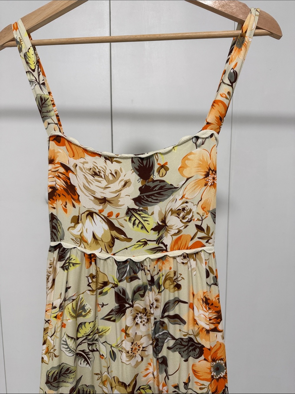 Floral Sleeveless Maxi Dress With A Bow In The Back. - Picture 1 of 10